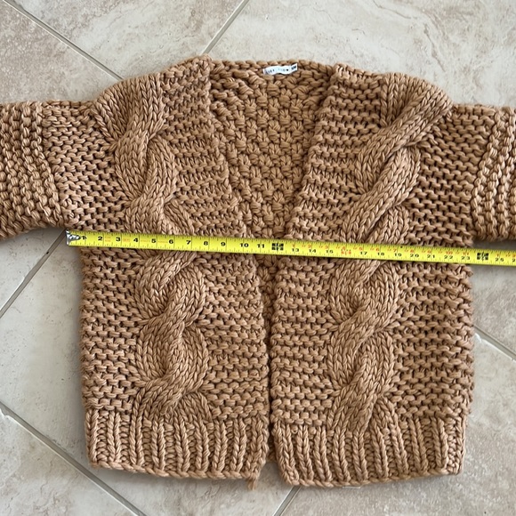 Slide show sweater - Picture 9 of 9